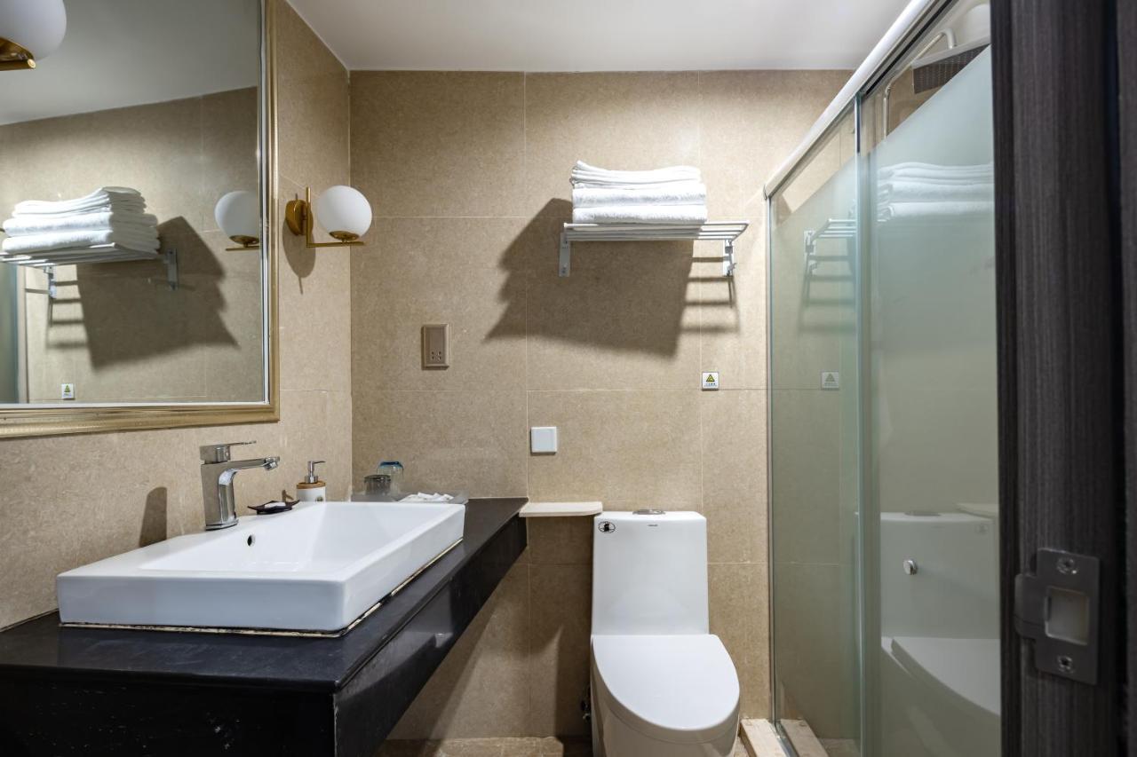Wenhao Seaview Hotel Санья Экстерьер фото