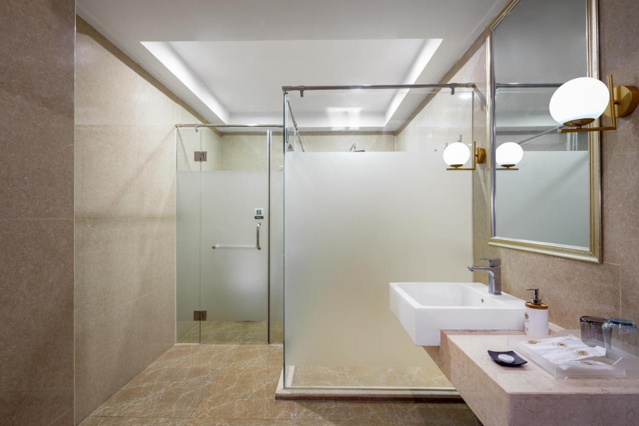 Wenhao Seaview Hotel Санья Экстерьер фото