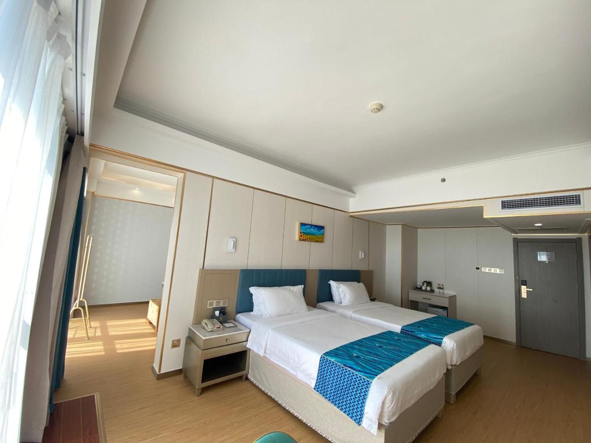 Wenhao Seaview Hotel Санья Экстерьер фото